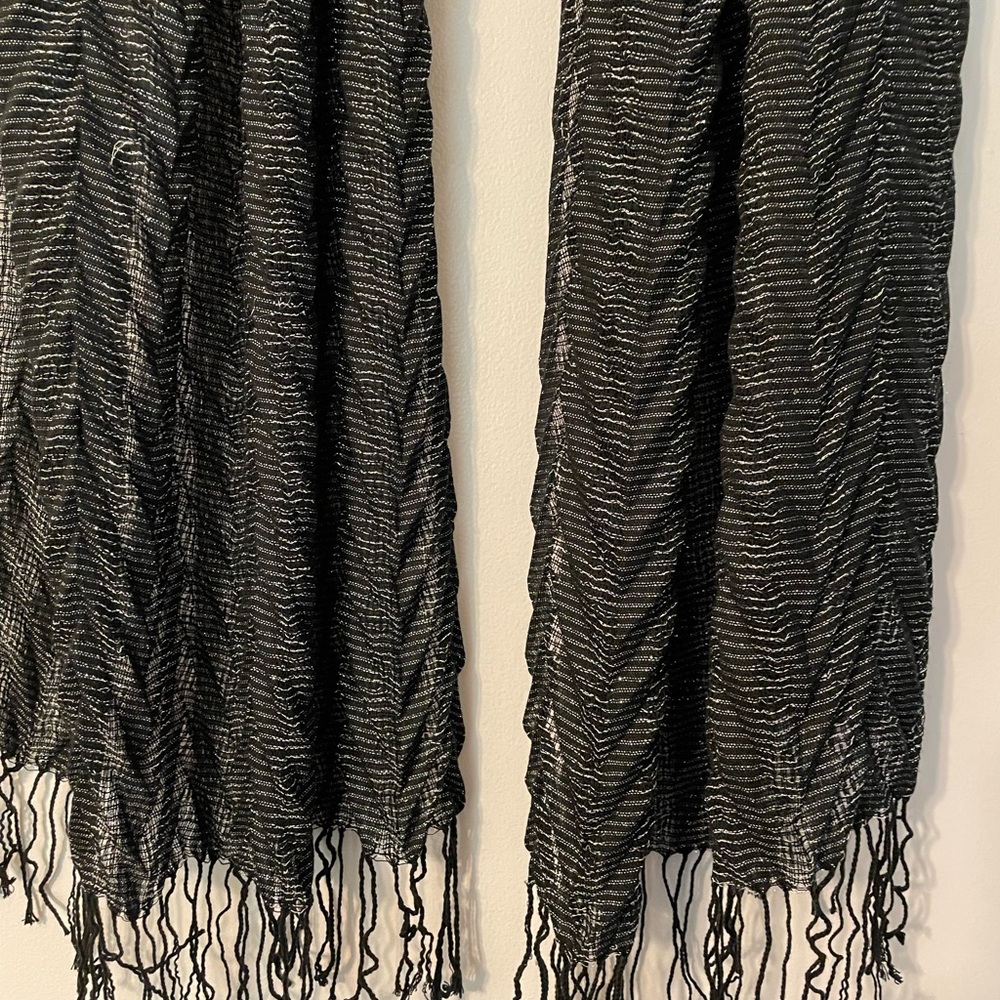 WRAP OR SCARF. - Picture 2 of 5